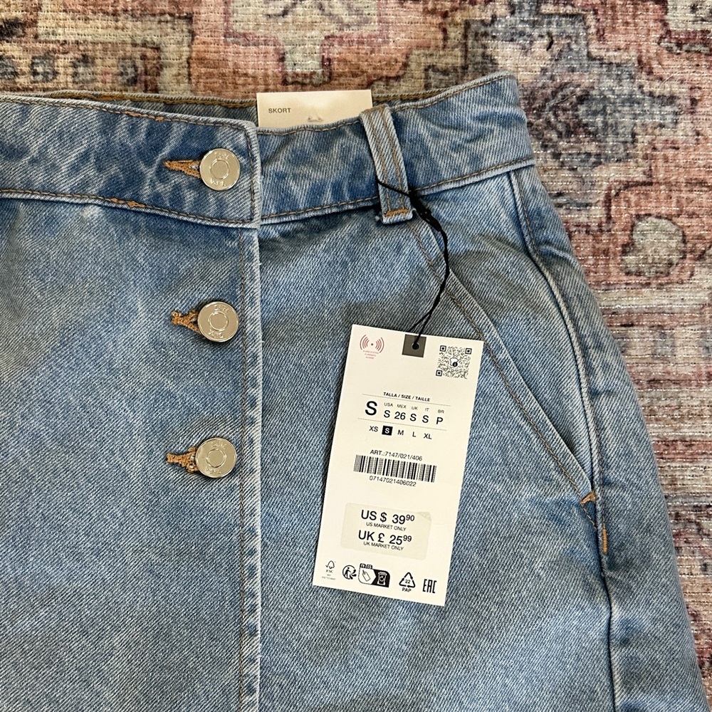 Zara Denim Skort with Button Accents - Picture 2 of 3